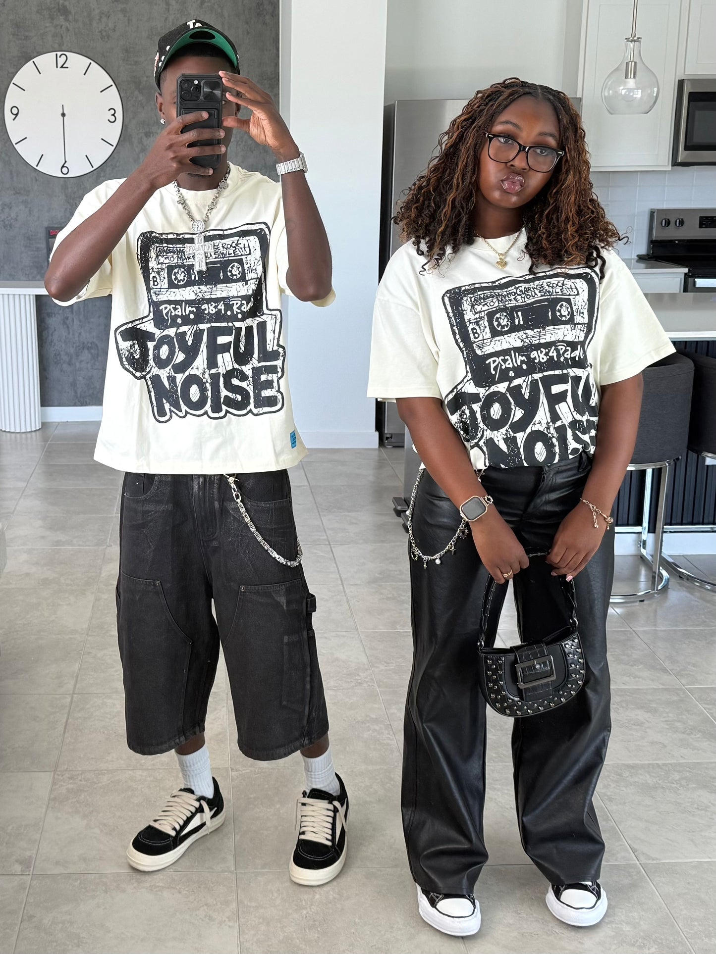 JOYFUL NOISE TEE
